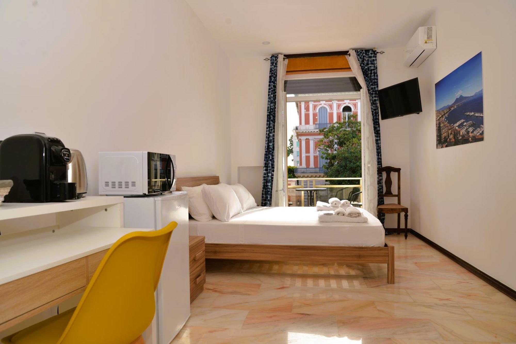 Отель Punto Felice Riviera - Centro Citta Lungomare Caracciolo Неаполь Экстерьер фото